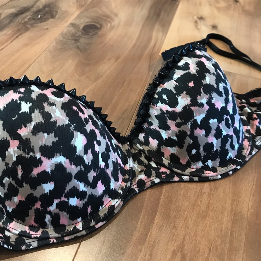 NWOT studded leopard bra 36D
